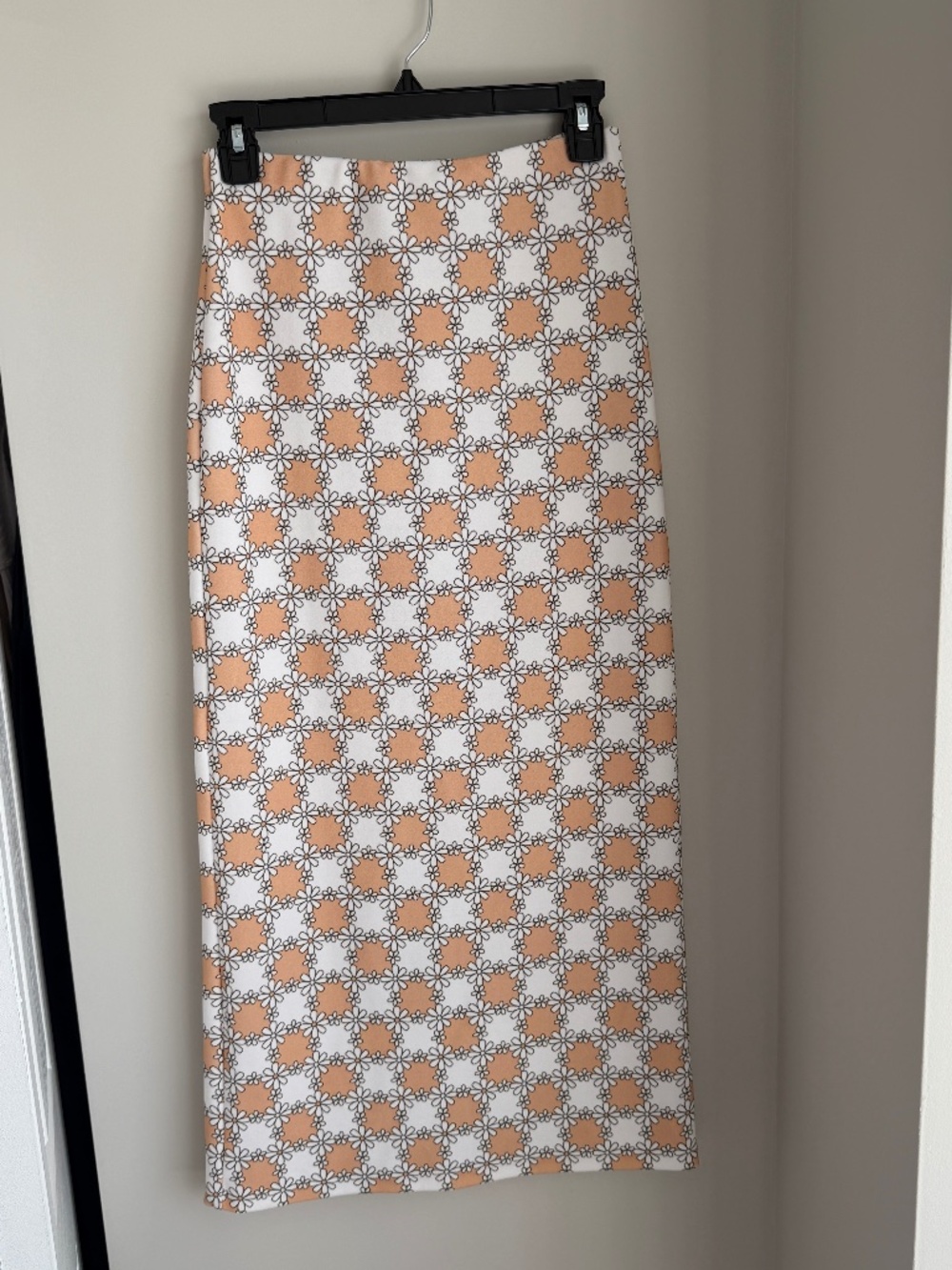 Frankie's Bikinis Opal Terry Midi Skirt, Women's Size Small in Nude Daisy